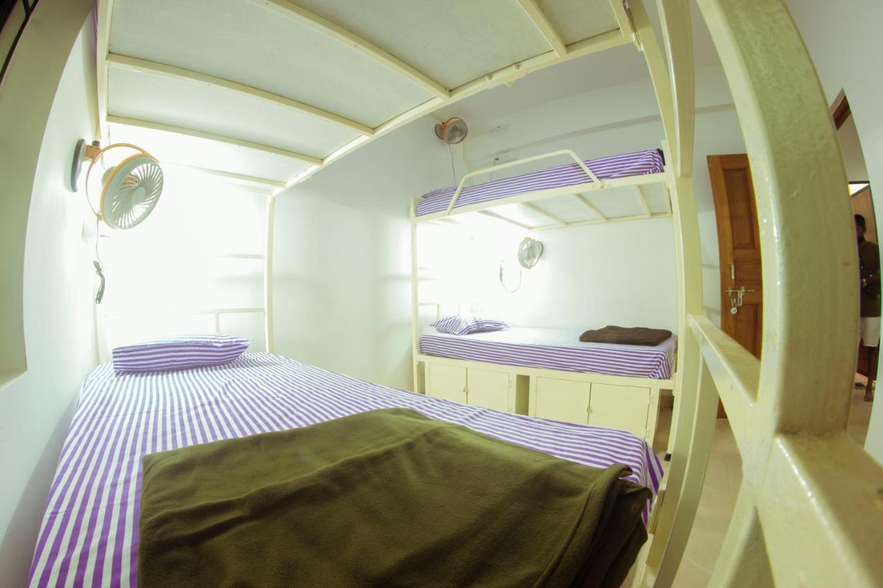 Bonds Hostel Candolim Zewnętrze zdjęcie