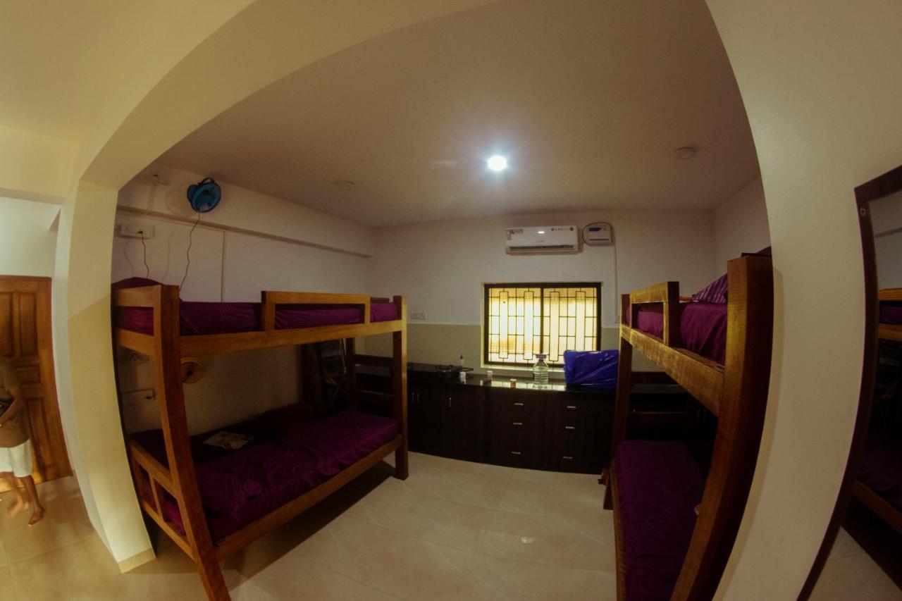 Bonds Hostel Candolim Zewnętrze zdjęcie