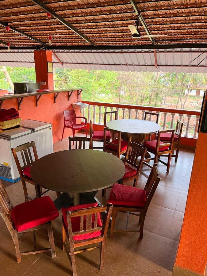 Bonds Hostel Candolim Zewnętrze zdjęcie